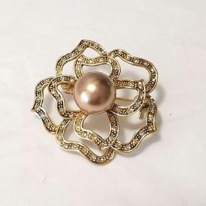 Pearl Crystal gold tone rose flower brooch pin 🆕